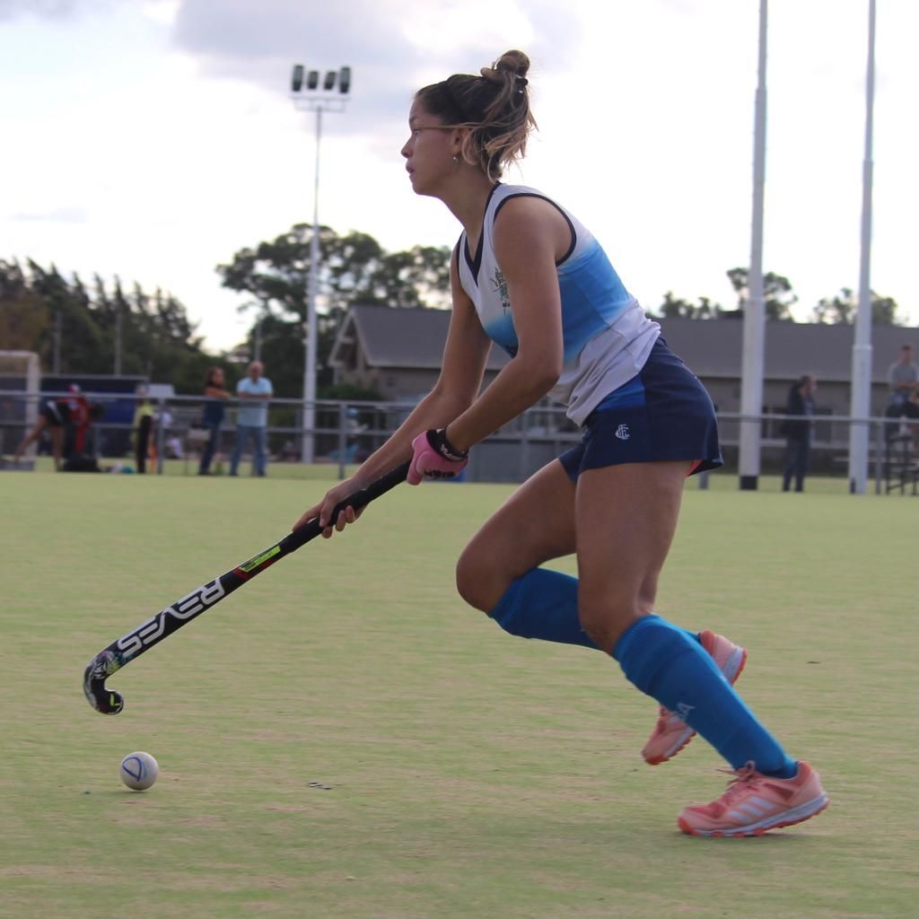 Empiezan los torneos de la Liga Metropolitana con dos sampedrinas: Renata Ramognino y Mayra Brienza
