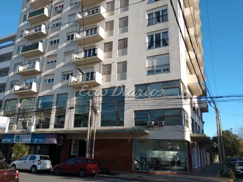 Fachada. Del edificio Italia, en 61 y 56
