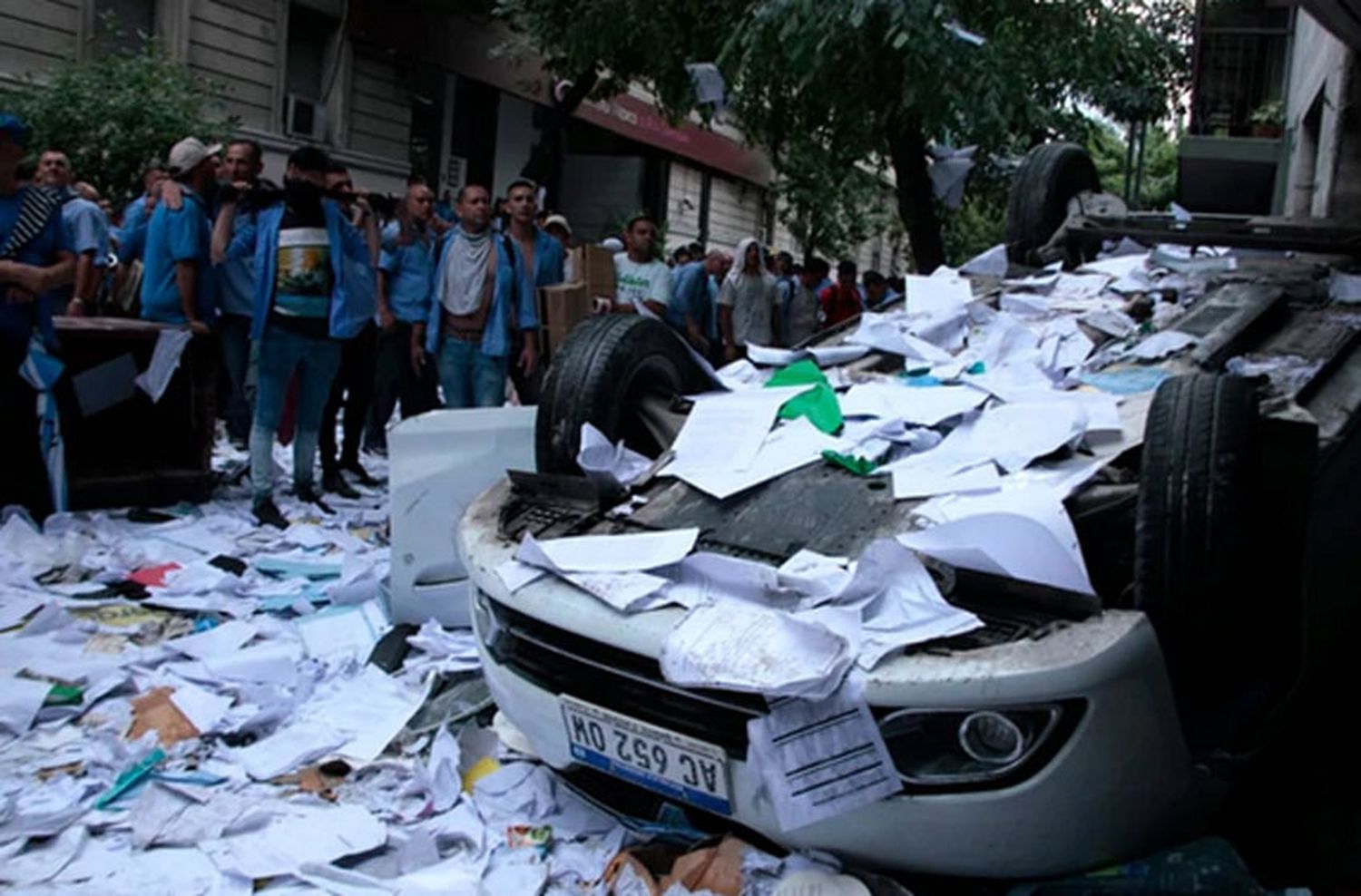 Graves incidentes en la sede de la UTA por un conflicto sindical: hay 8 heridos