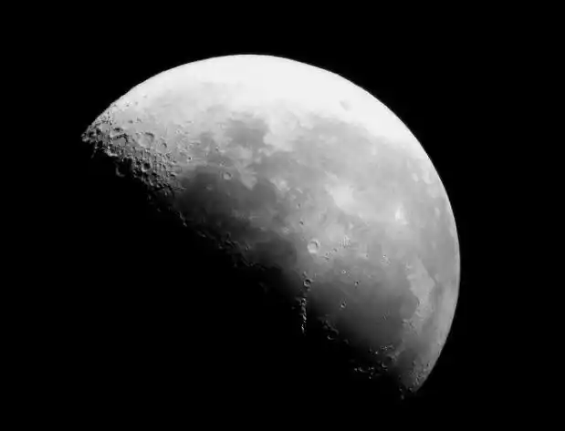 Rusia viaja a la Luna para ver si EEUU realmente llegó: las 7 pruebas de la conspiración