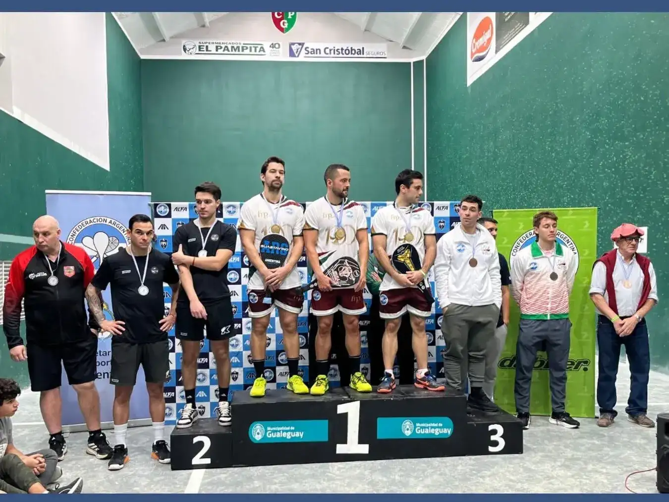 El podio para los trs  mejores del campeonato