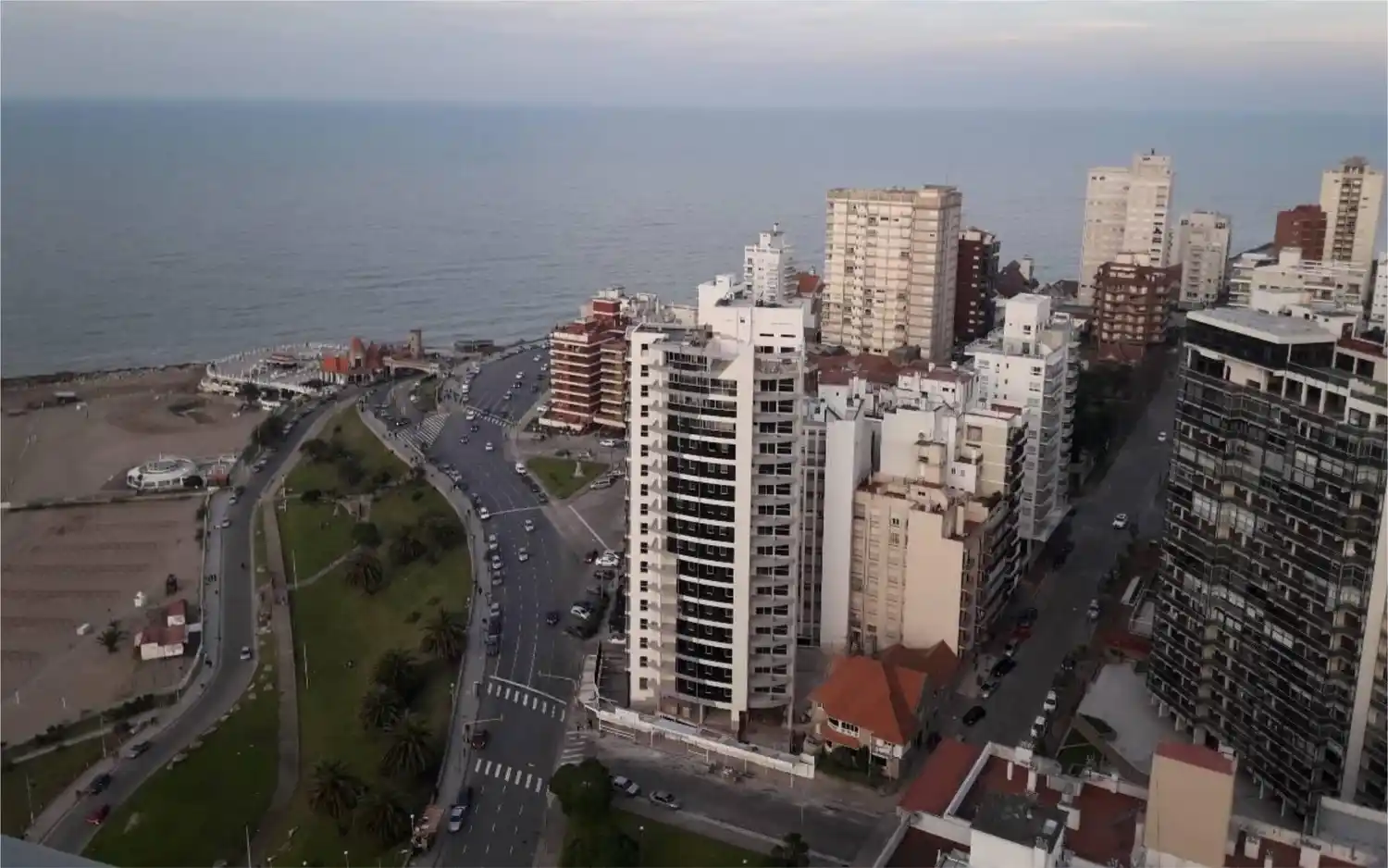 Tras el derrumbe trágico, Arroyo ordena por decreto revisar todos los edificios de Mar del Plata