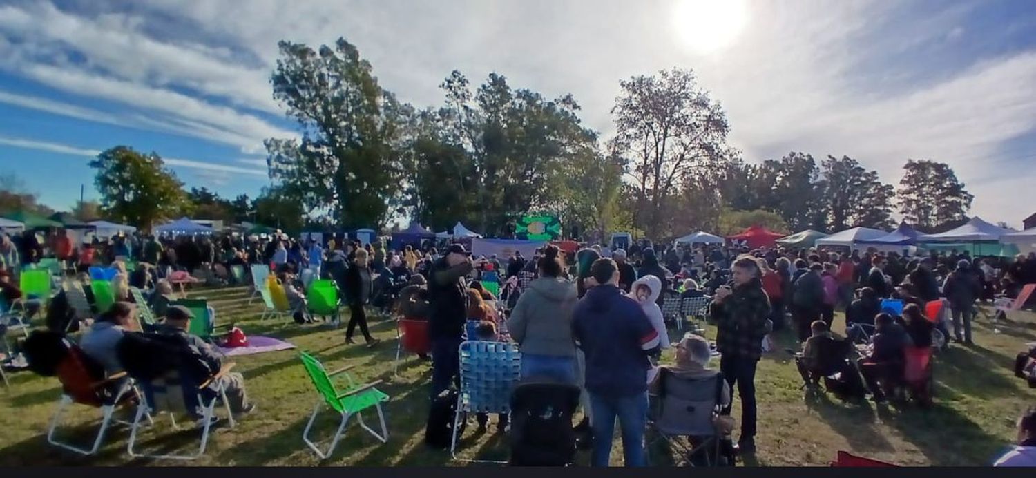 Fiesta de la Torta Frita con Miel: una gran cantidad de personas disfrutaron del evento en Pueblo Doyle