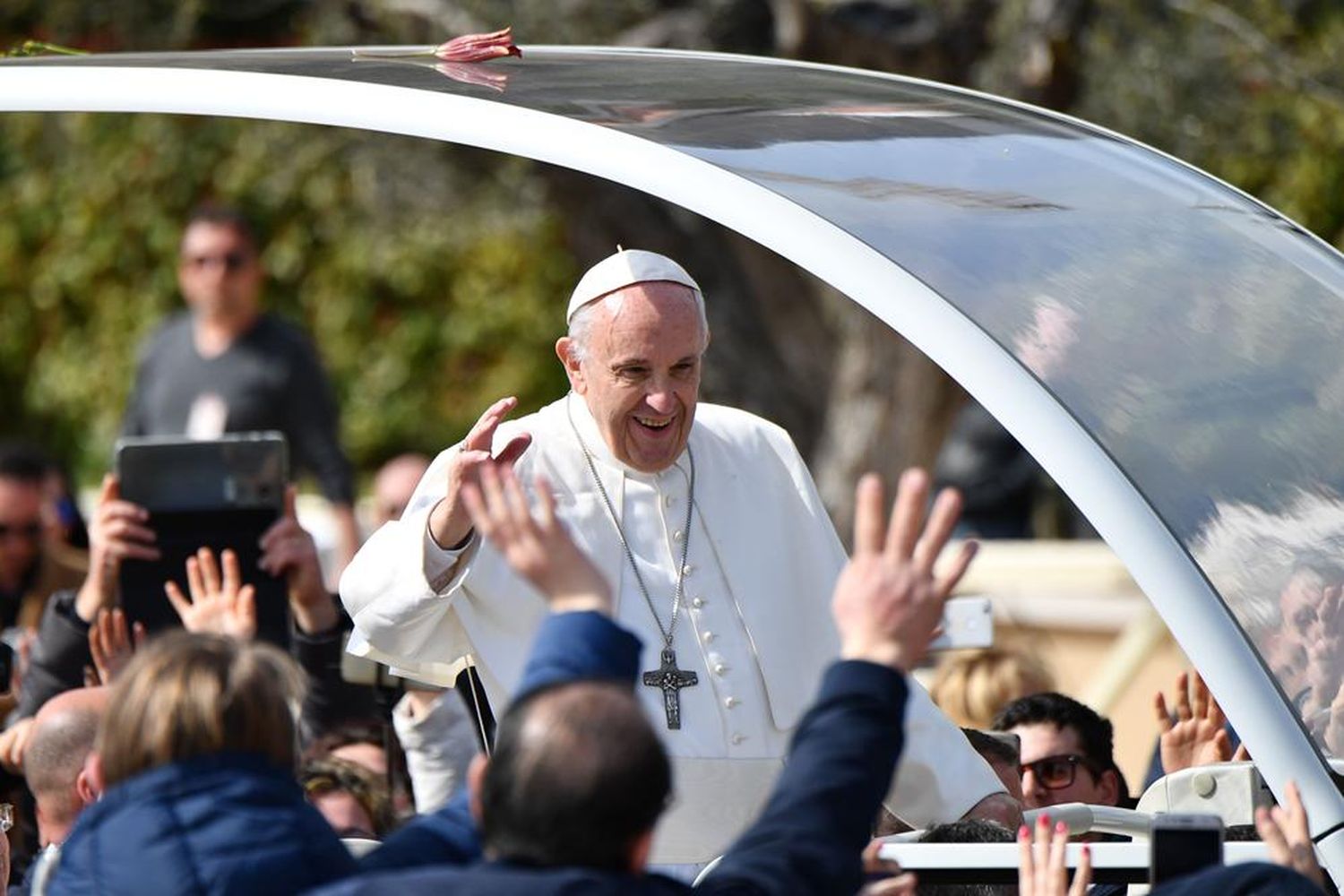 El Papa pidió “perdón” a los que “puedan sentirse ofendidos” por sus “gestos”