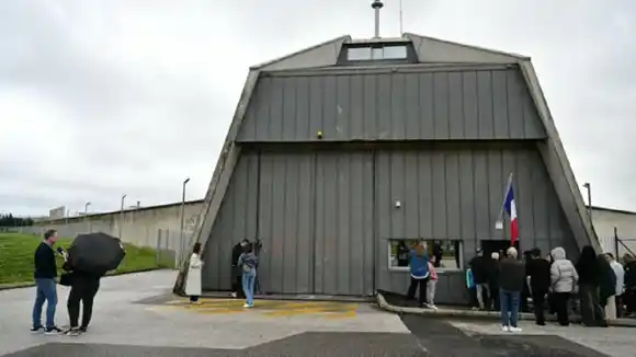 Prisiones de Francia bajo asedio: han ocurrido varios «ataques coordinados»