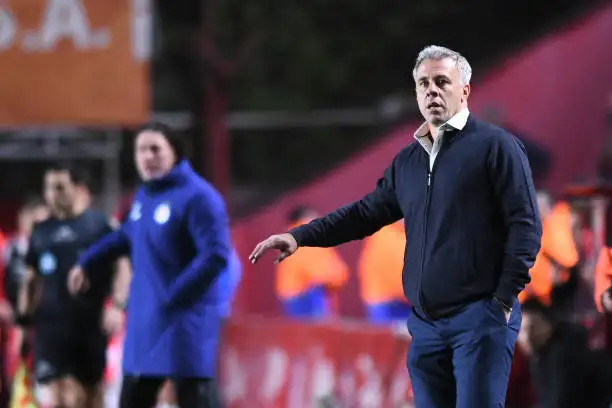 Atlético va por la punta