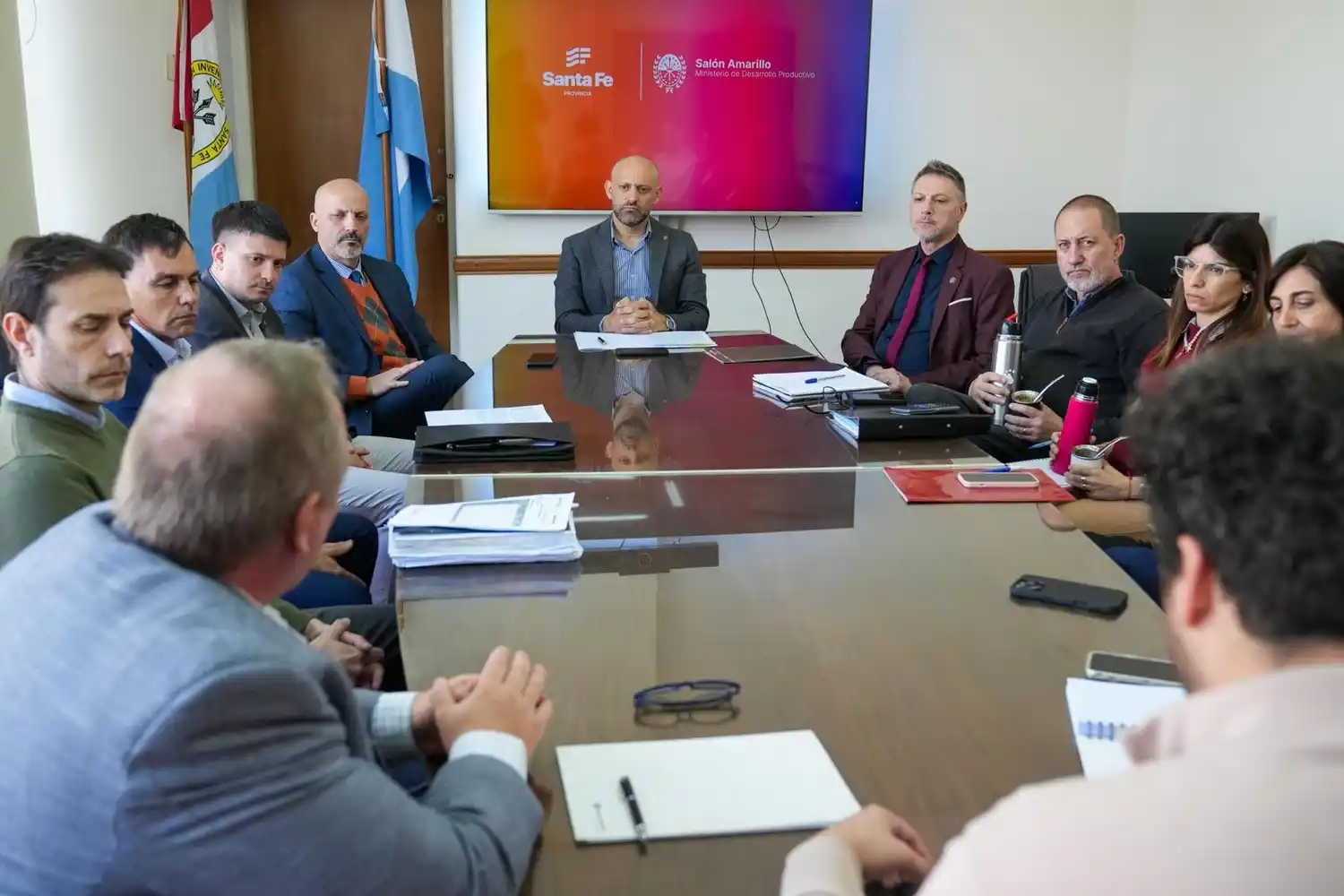 Puccini encabezó  una reunión de trabajo con las distintas entidades bancarias que forman parte del programa Santa Fe Activa