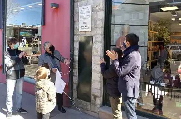 Respetar la historia: reinstalaron la placa por el Día del Boxeador