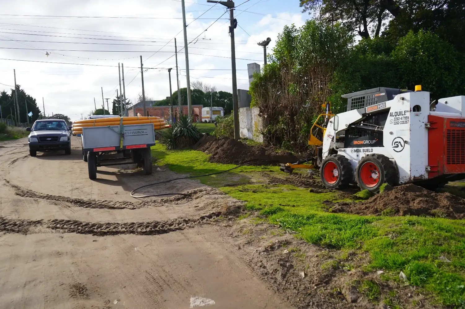 maquinas trabajando obra gas