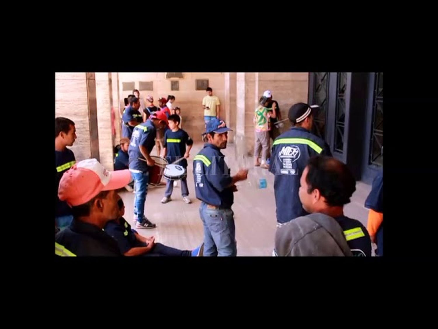 Los cartoneros se movilizaron hacia la Municipalidad