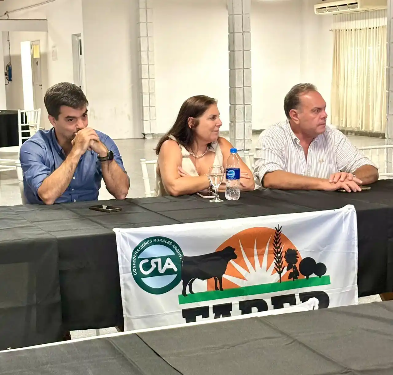 Dirigentes rurales y legisladores analizaron la agenda del sector en una reunión de FARER