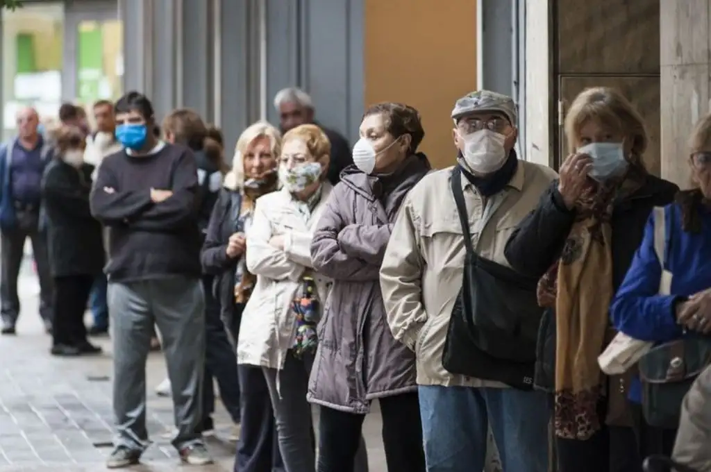 Los jubilados empiezan a cobrar el bono de $ 5.000