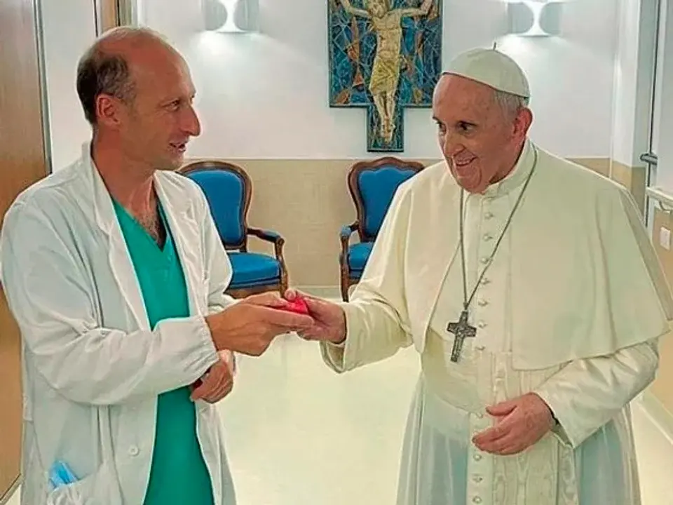 Alfieri, junto a Francisco