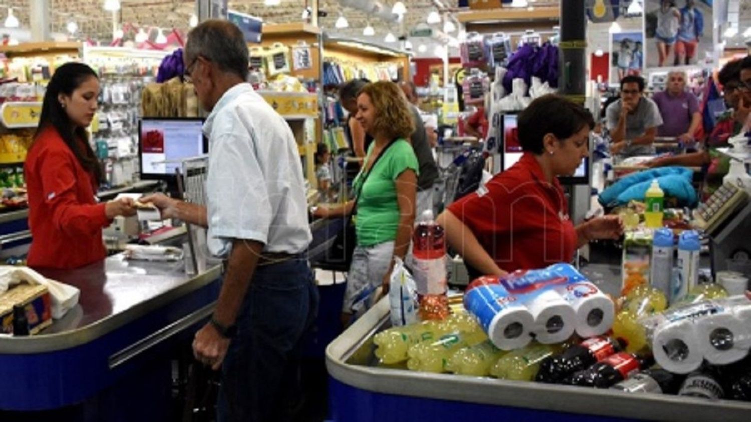 HABLANDO DE «SALARIOS» DE HAMBRE: este es el ingreso que necesita una familia para sobrevivir, según el Cendas-FVM
