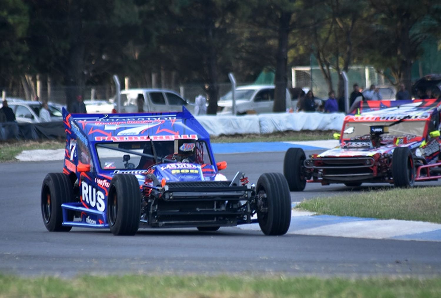 Costas, con rumbo firme