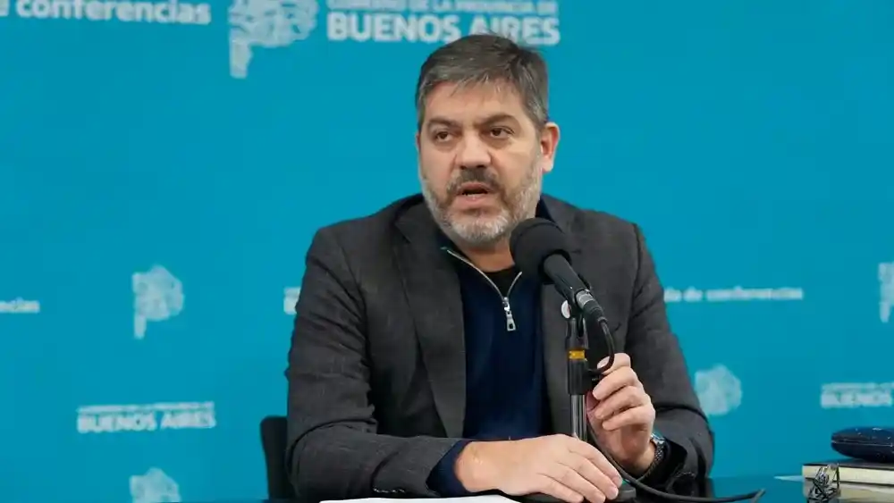 El ministro de Gobierno, Carlos Bianco, en conferencia de prensa. (Agencia DIB)