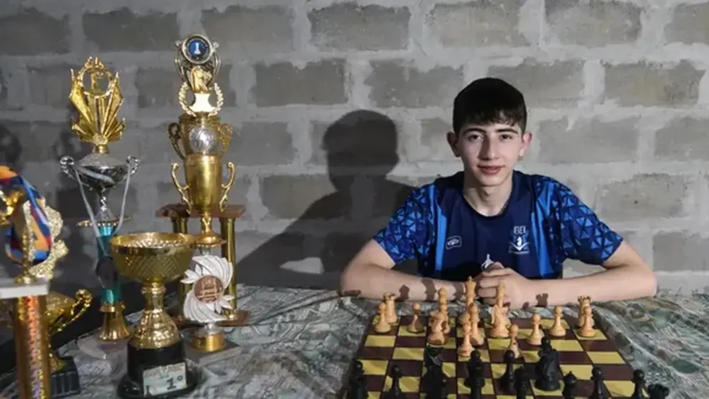 Luciano Carrizo, el rosarino campeón de ajedrez que lucha por viajar al Mundial: «El tablero es como la vida»
