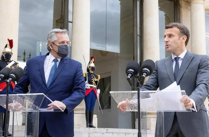 Fernández agradeció a Macron su apoyo a la Argentina en la renegociación de la deuda con el FMI