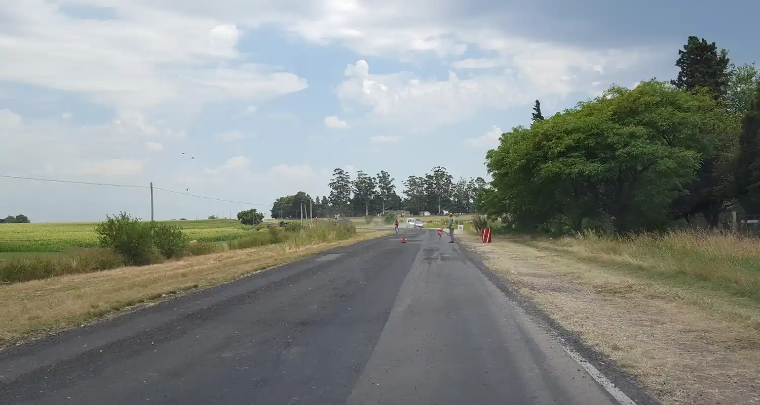 Trabajos de mejora en la cinta asfáltica Crespo – Racedo