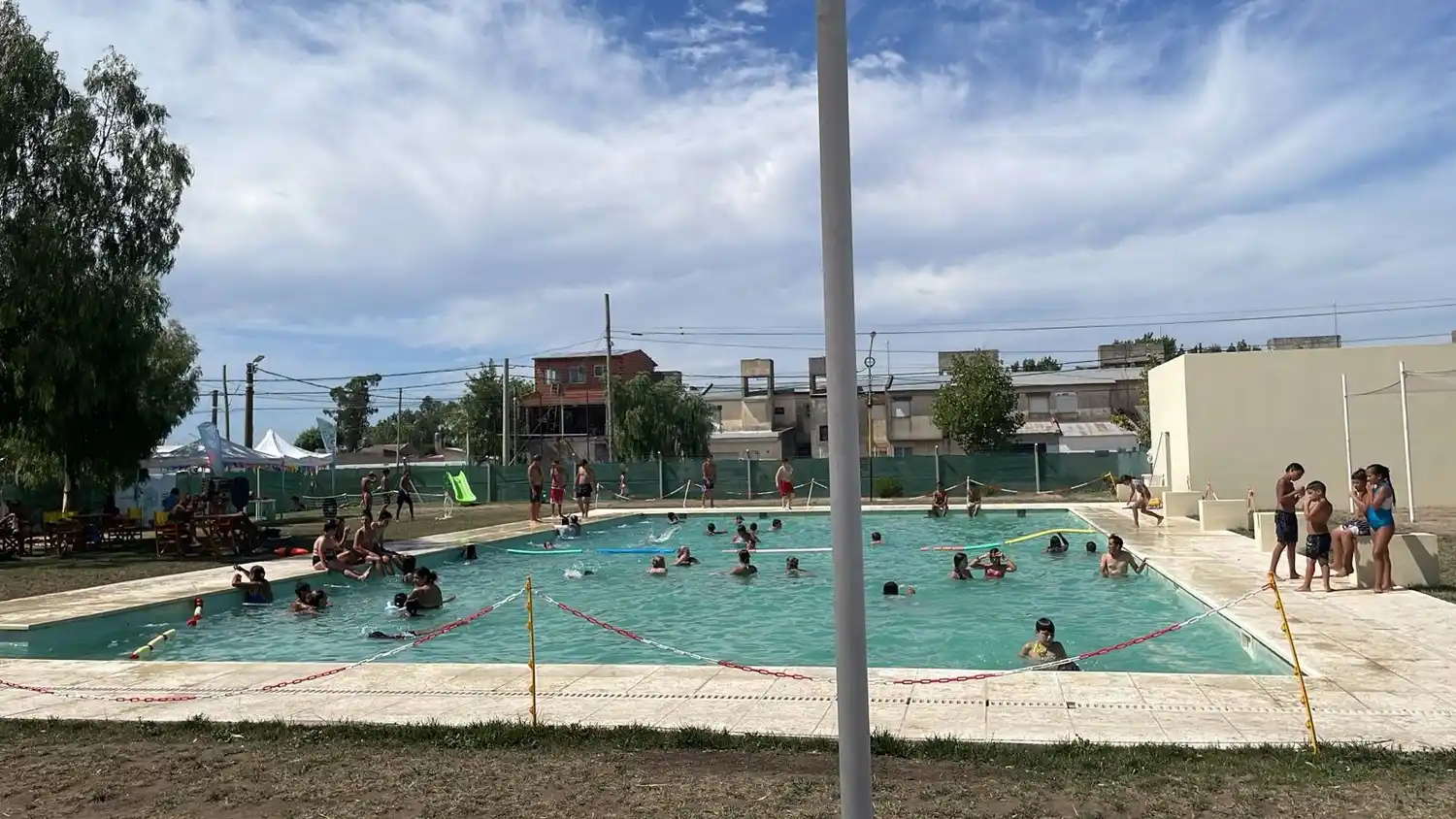 La Pileta Municipal seguirá abierta durante todo febrero