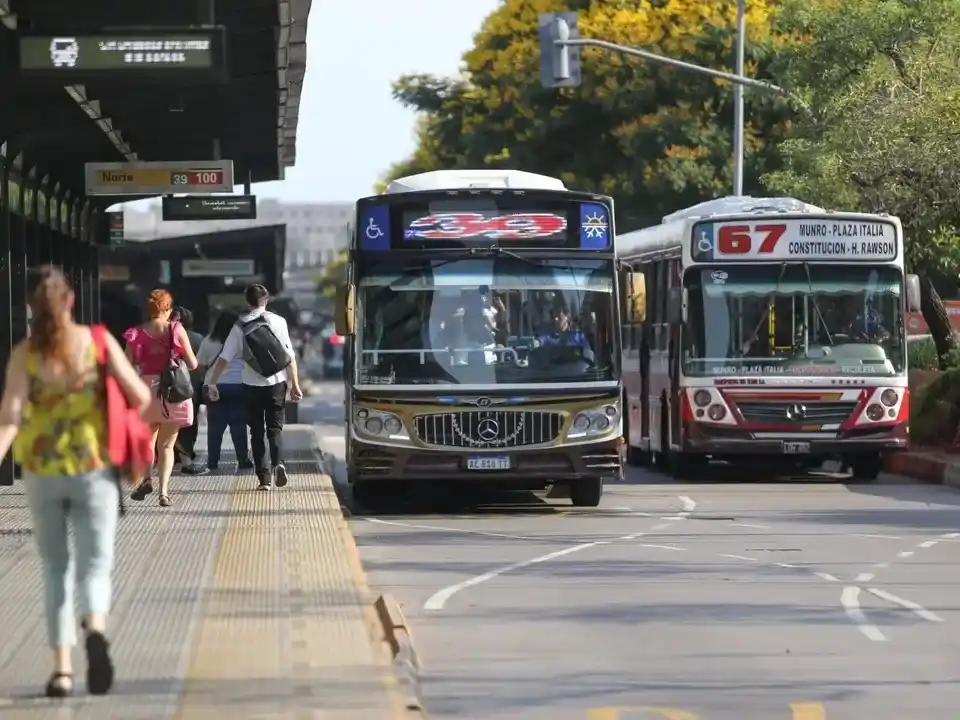 Las empresas de colectivos del AMBA mantendrán la baja de frecuencias