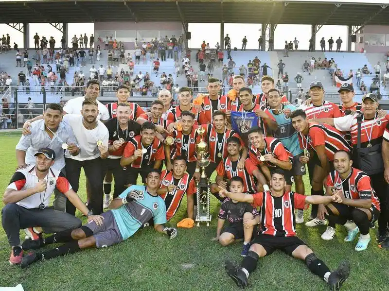 Defensores de Formosa se
consagró como bicampeón