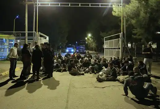 Conflicto en Baggio: Trabajo dictó a la madrugada la conciliación obligatoria