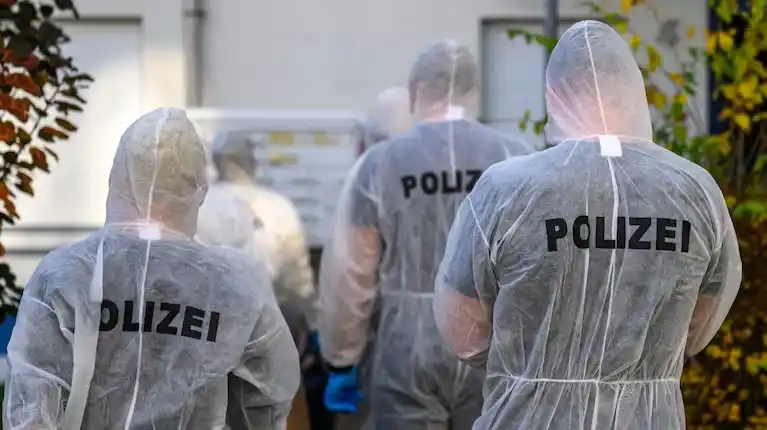 Los forenses analizaron la escena del crimen en Leipzig
