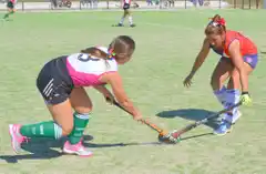 Intensa actividad de hockey en la cancha Municipal