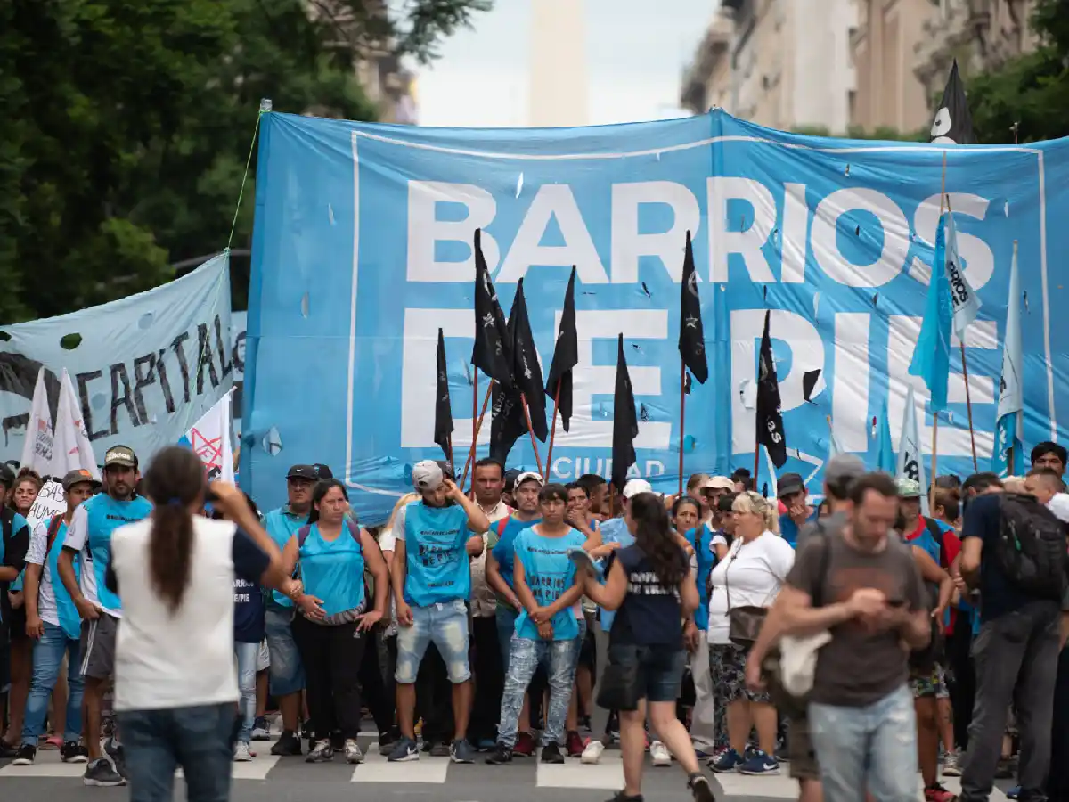 Movimientos sociales se reunirán con el gobierno para discutir un Salario Básico Universal