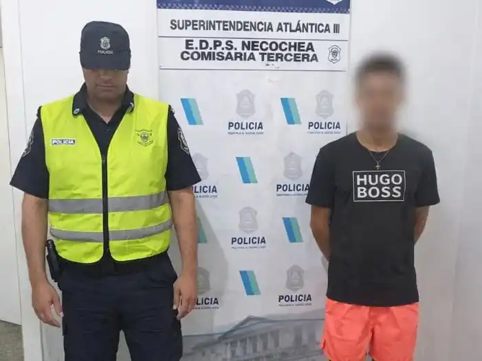 El Toyota. Retirado de la vía pública, quedó secuestrado en la Comisaría Primera