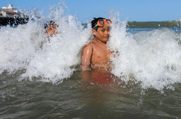 ¿Por qué el agua en Mar del Plata está fría como nunca?
