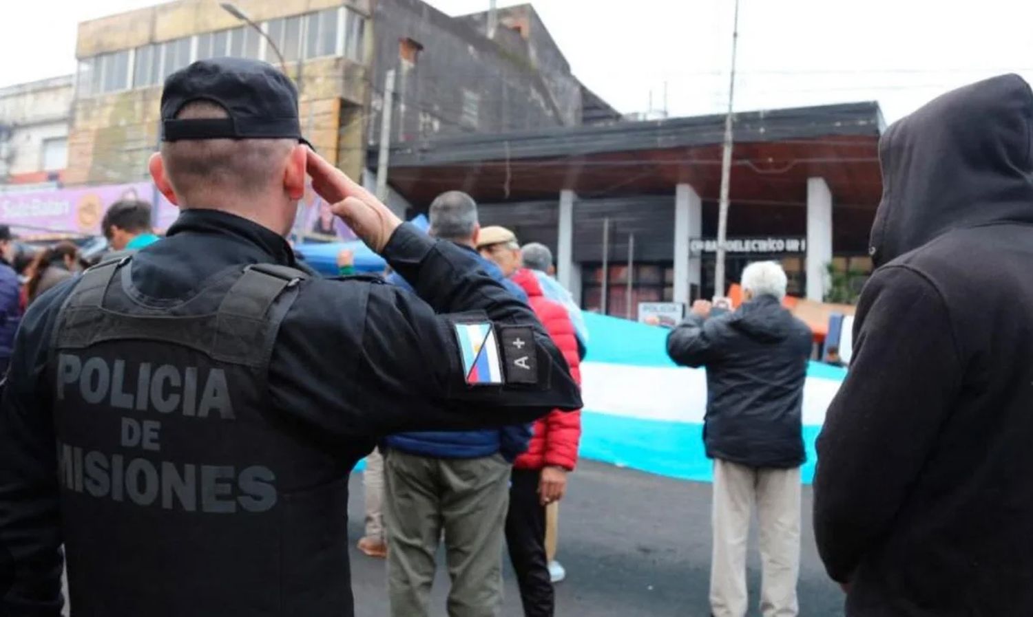 El llamativo aumento de sueldo que mitigó la protesta policial