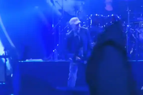 Otro tema más para recordar el show del Indio Solari en Tandil: Salando las Heridas