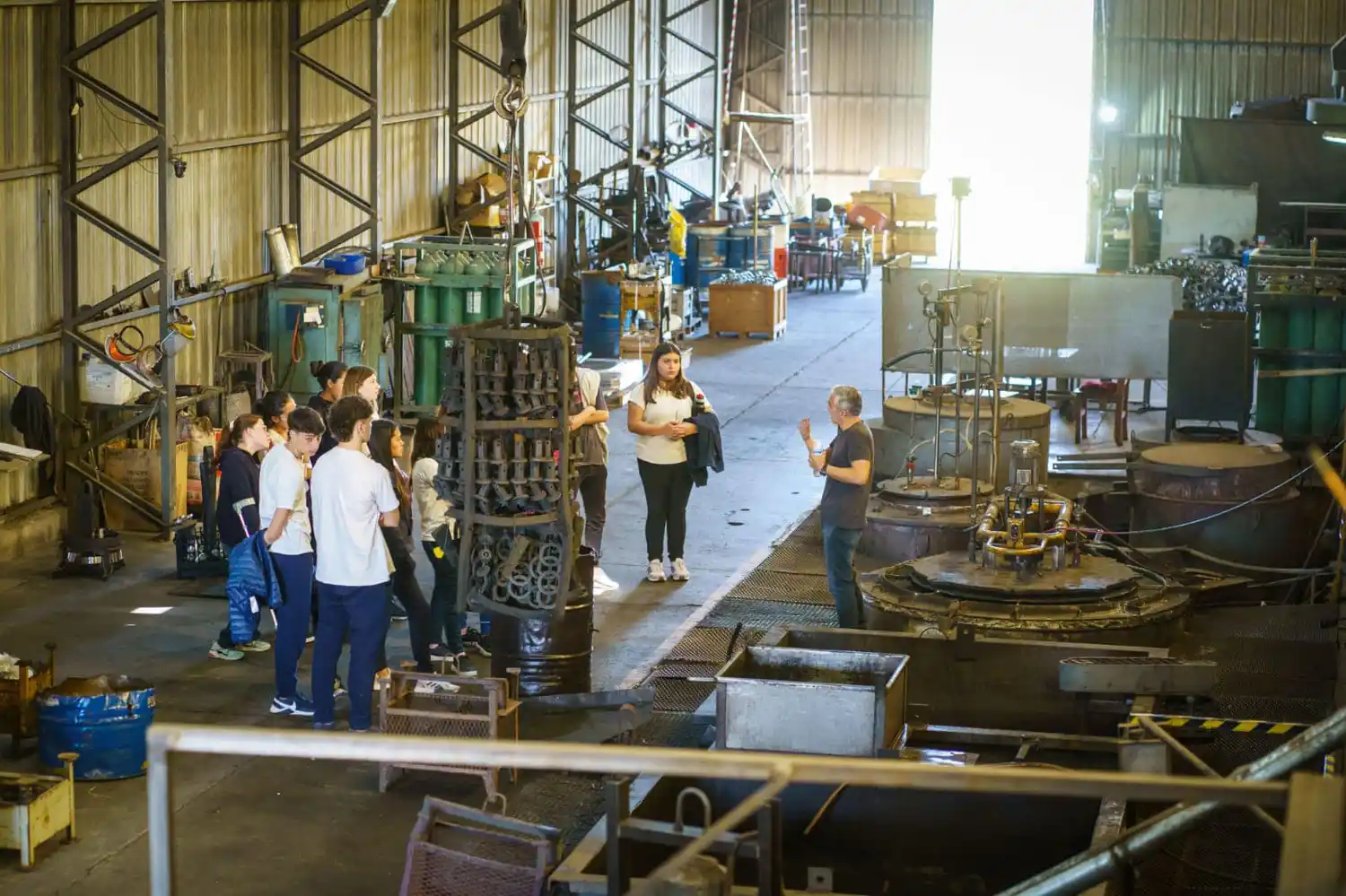 Alumnos visitaron el área industrial Firmat - 2