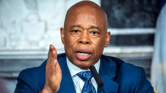 Alcalde de Nueva York se lanza a la reelección: «esta no es una ciudad socialista»