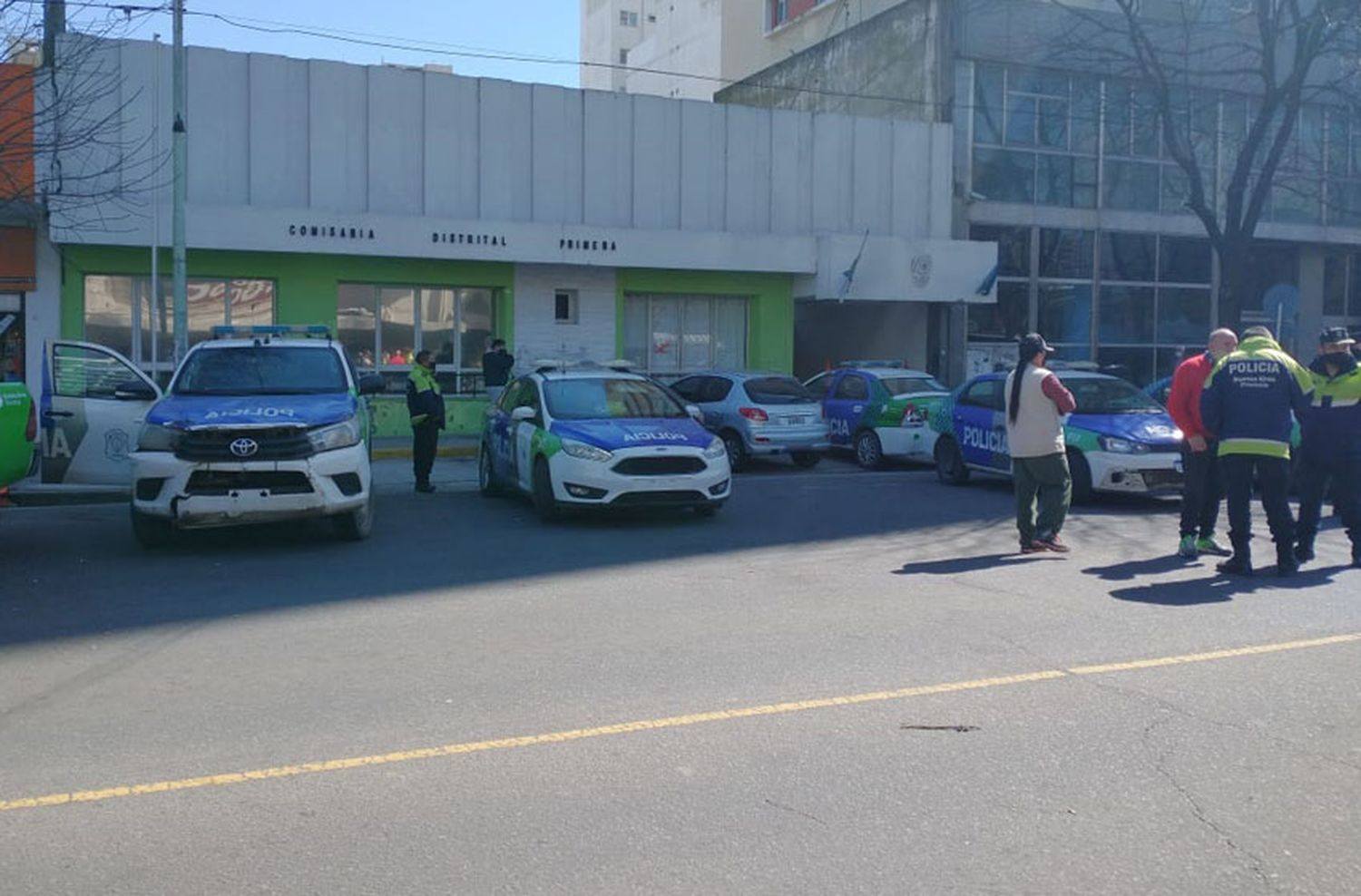 Policías levantaron las protestas tras anuncios de mejora salarial de Kicillof