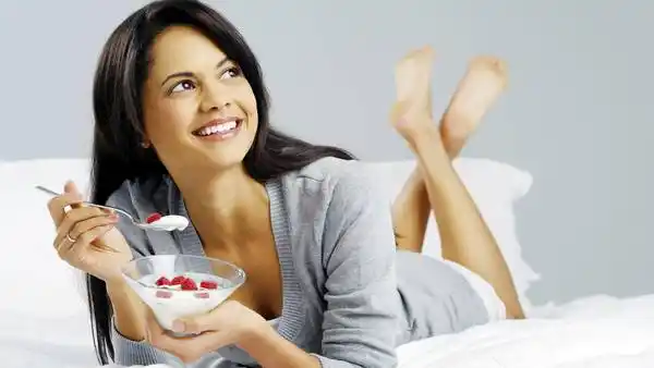 La “Dieta de las 19”: comer de día y adelgazar de noche