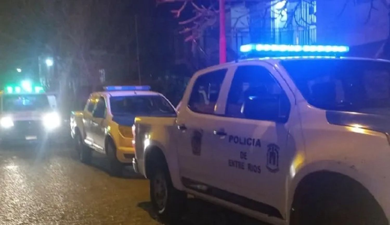 Insólito: Una mujer dejó encerrada a su hija en el auto para irse al boliche