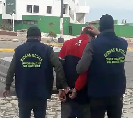 Aprehenden a hijo de pareja detenida por venta de drogas