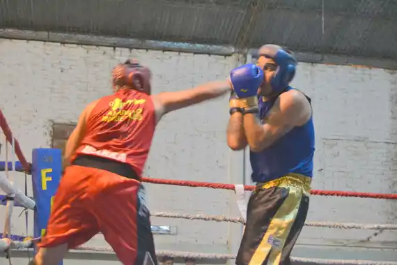 Nico "El Puma" Ibarra empató en la pelea de fondo del Sindicato