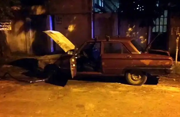 Gualeguaychú: un auto prendido fuego durante la madrugada 