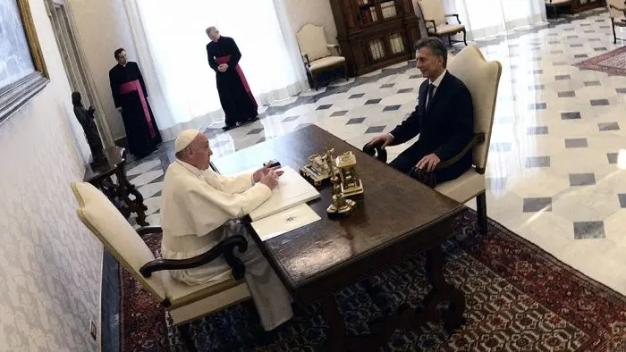 En una carta a Macri, el Papa pidió por una sociedad «justa, fraterna y solidaria»