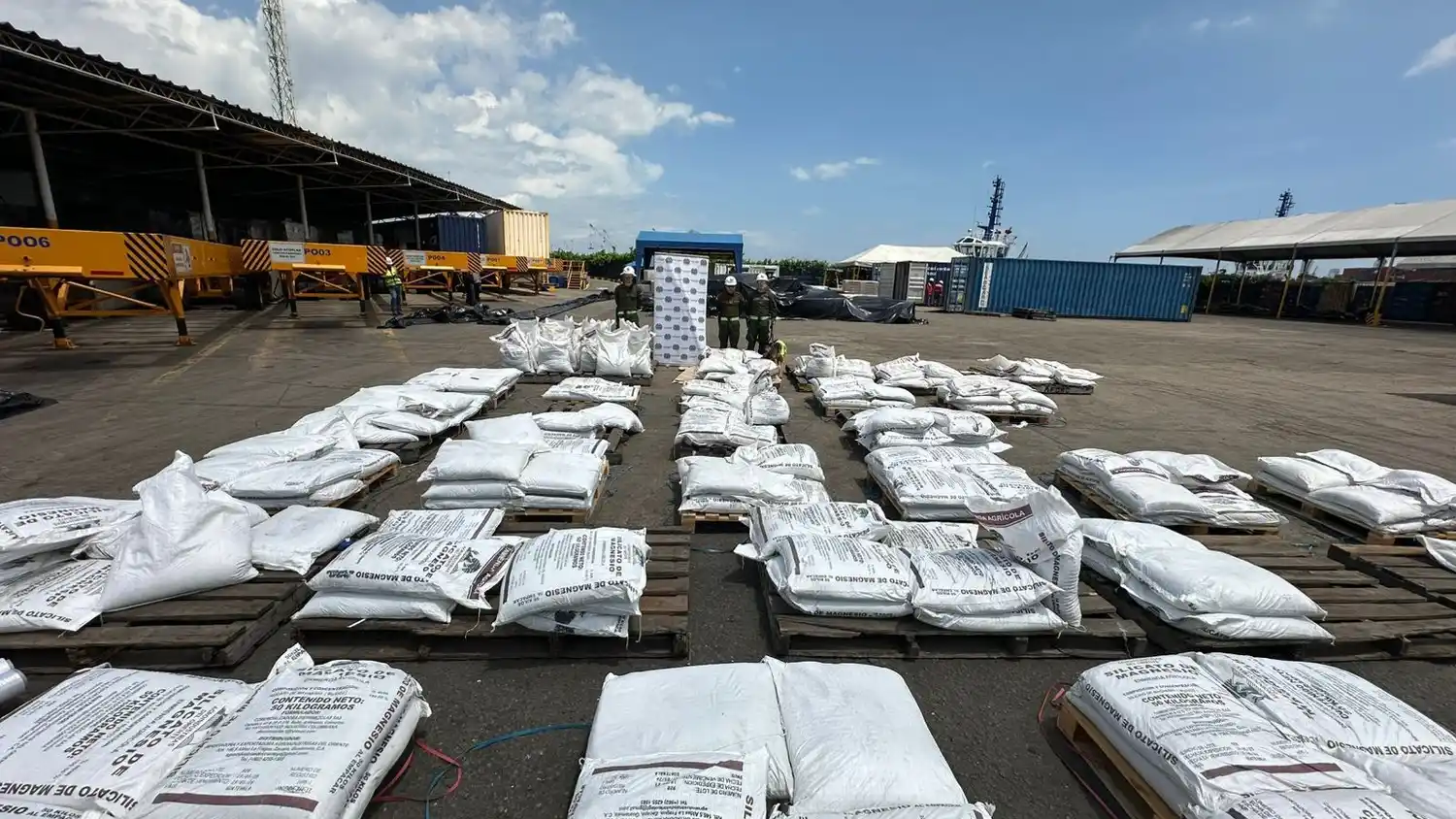 Droga decomisada por la Policía Nacional en el puerto de Cartagena.