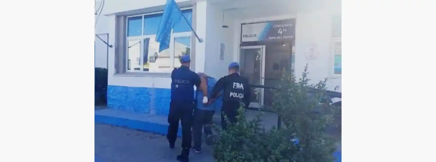 Robó, se asustó y lo atraparon