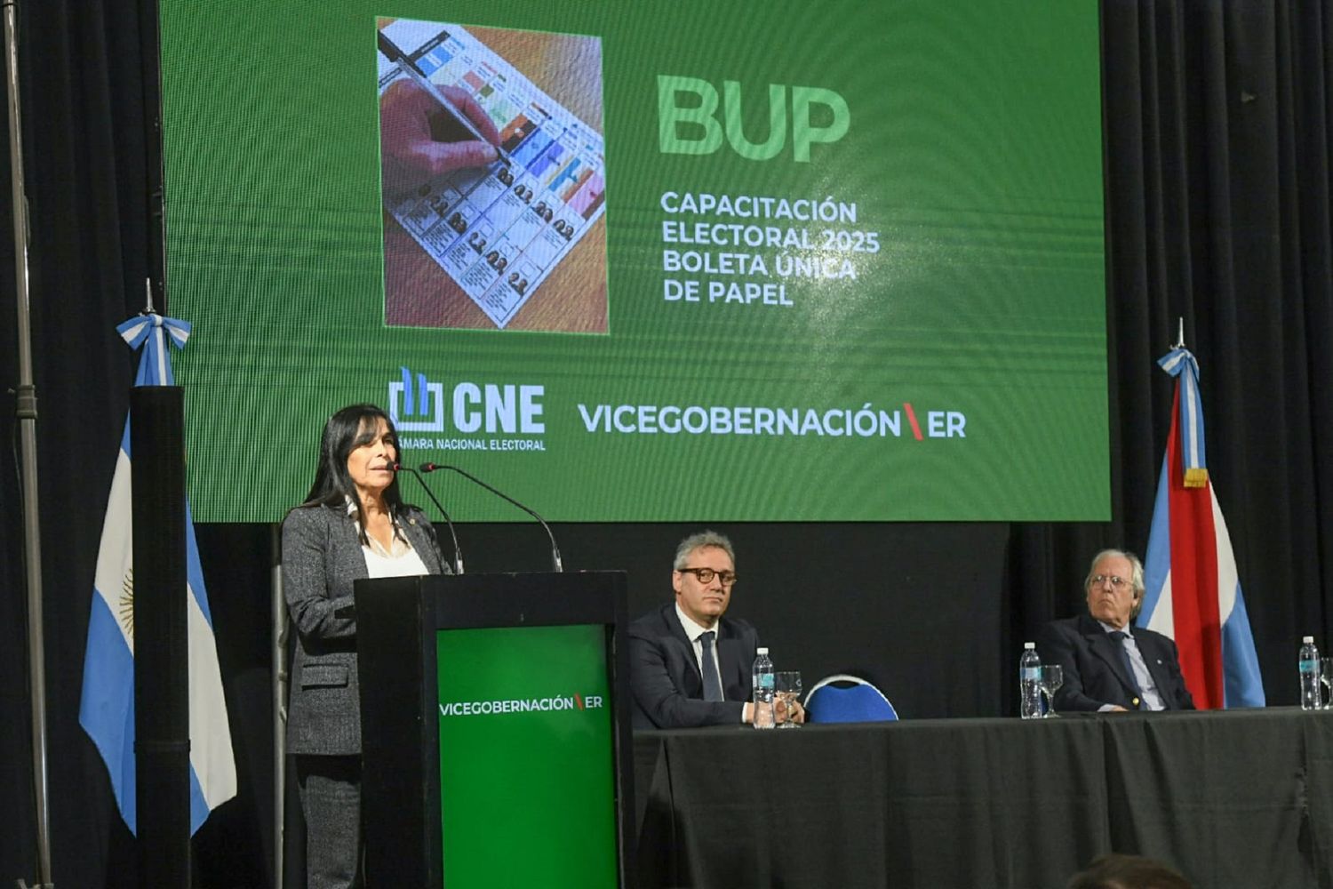 Capacitación electoral: la vicegobernadora Aluani y el juez Ríos encabezaron la primera jornada sobre la Boleta Única de Papel