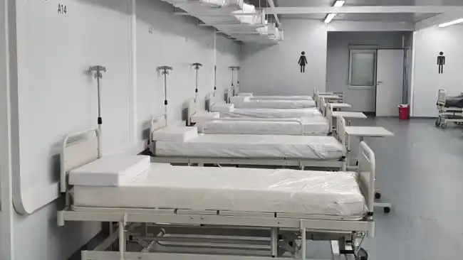 Cruces entre Dichiara y Gay por el Hospital Modular de Monte Hermoso y las camas UTI