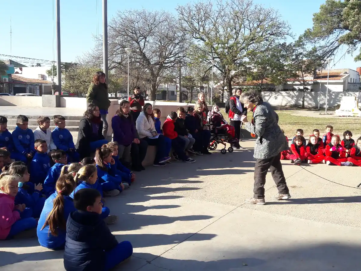 Para fomentar la lectura escritores de Brinkmann leyeron a los más chicos