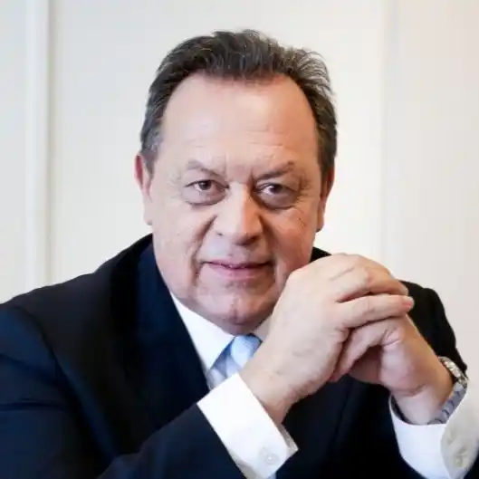 imagen Gustavo Santos