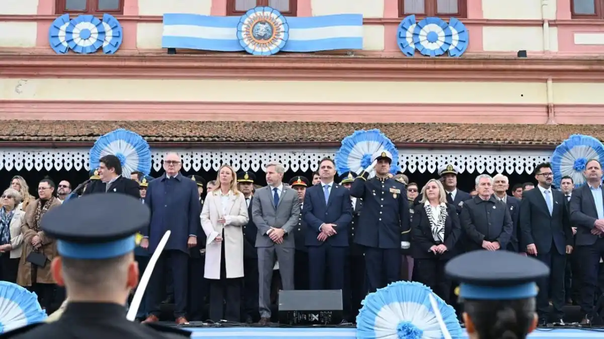 "Seamos dignos de su ejemplo": Davico y Frigerio brindaron su discurso en el inicio del 25 de mayo